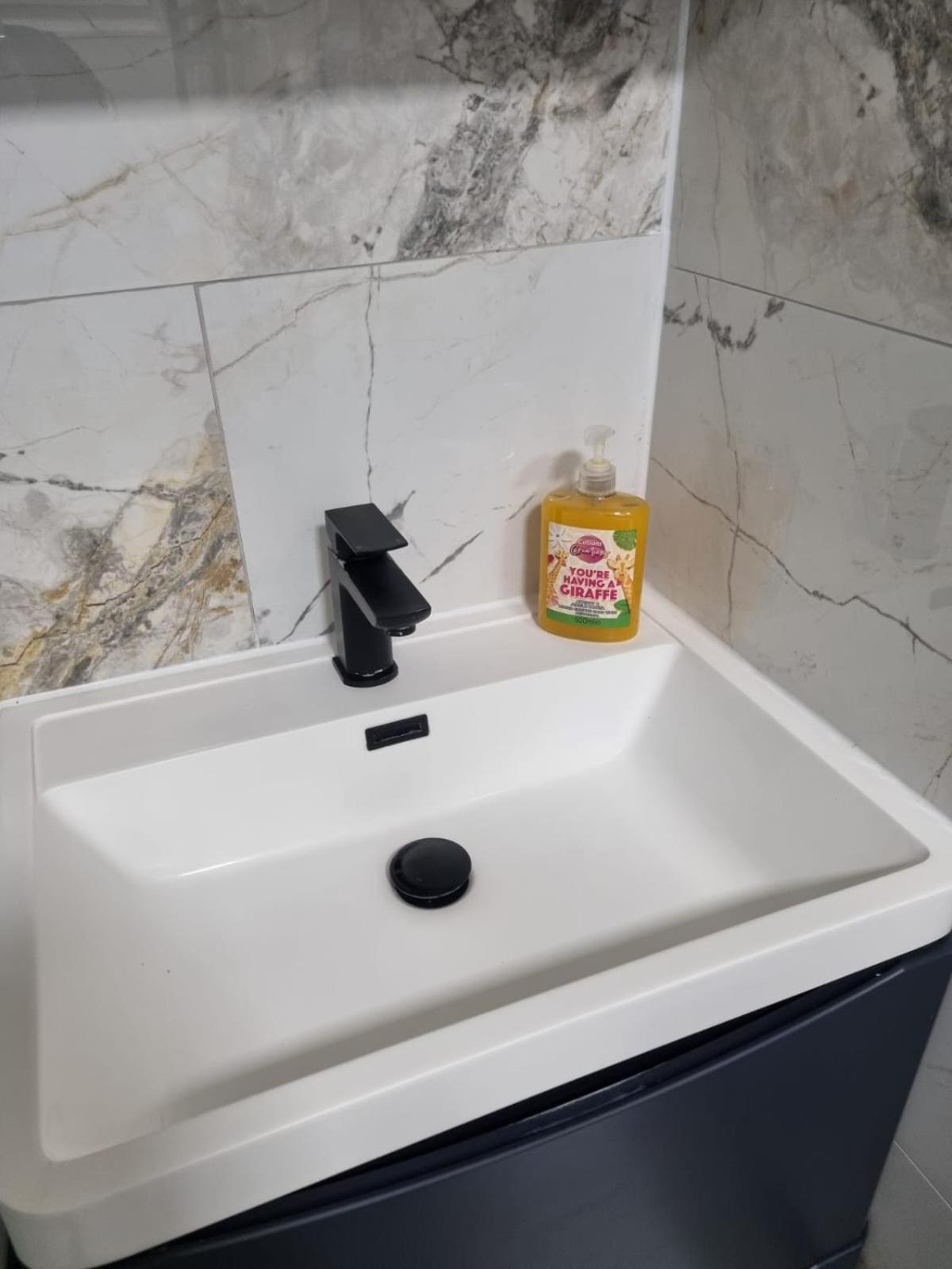 Stylish London Apartment & Free Parking المظهر الخارجي الصورة
